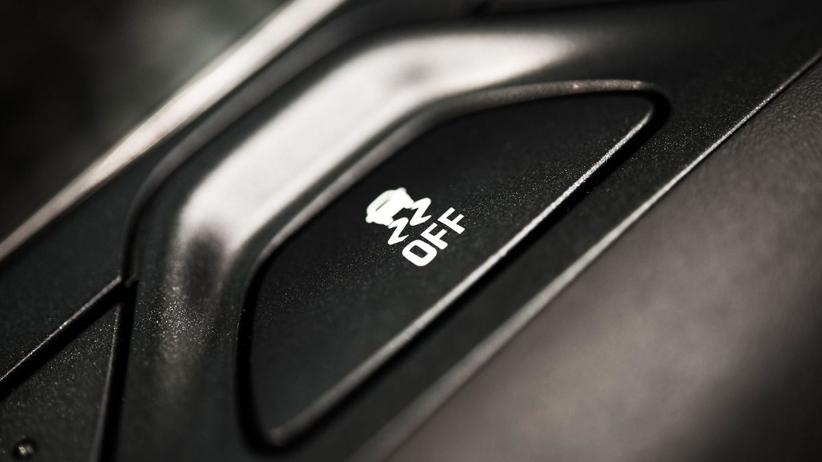 Каква е разликата между Traction Control, ABS и ESC?Системи за контрол